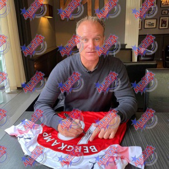Legende uokvireni dres Henry, Bergkamp, Pires and Vieira 2018-19 Signed Shirt (Quad Framed)