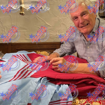 Legende uokvireni dres West Ham United FC 1980 Brooking Signed Shirt (Framed)
