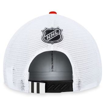 Chicago Blackhawks kapa za bejzbol Draft 2023 Podium Trucker Adjustable Authentic Pro