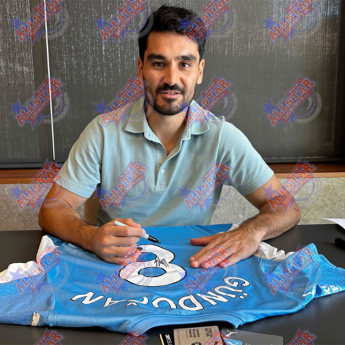 Legende uokvireni dresovi Manchester City FC 2021-2022 Rodri & Gundogan Signed Shirts & Medal (Dual Framed)