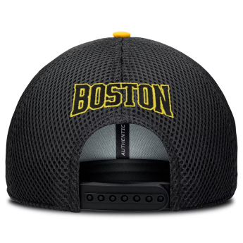 Boston Bruins kapa za bejzbol 2026 Stadium Series Authentic Pro Adjustable Trucker