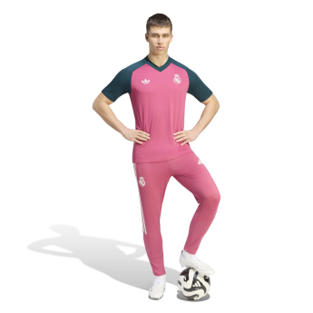 Real Madrid nogometni dres 26/27 Pre-match